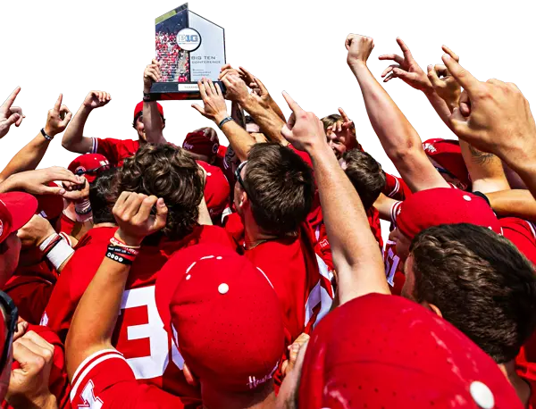 players holding up trophy