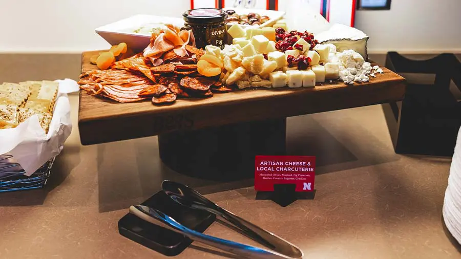 food suite seating